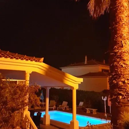 Nettes In Altura Mit Gepflegtem Garten