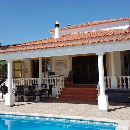 Nettes In Altura Mit Gepflegtem Garten بيت للعطل *