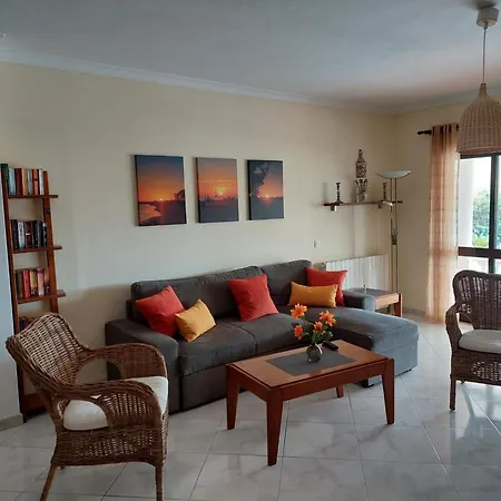 Nettes In Altura Mit Gepflegtem Garten كاسترو ماريم